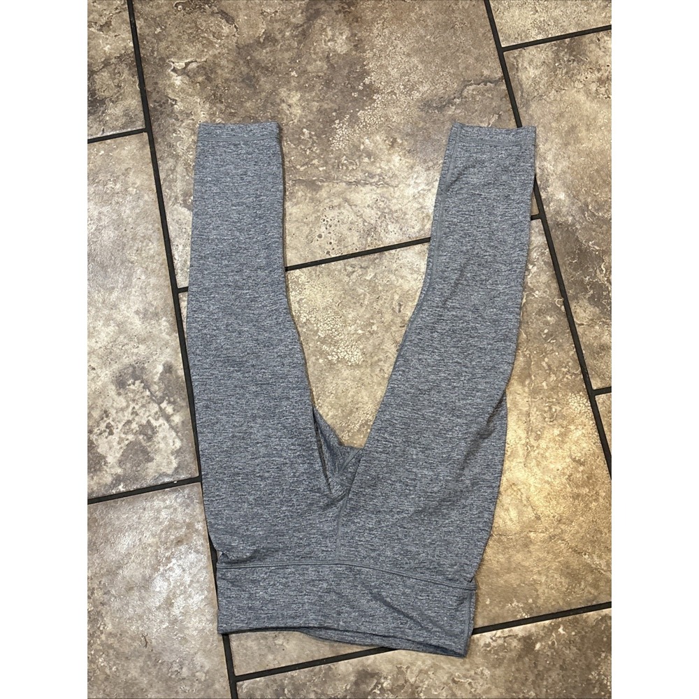 Lululemon Women's Sz 4 Capri Workout Fitness Leggings Gray 2 Pairs VGC - Picture 3 of 10